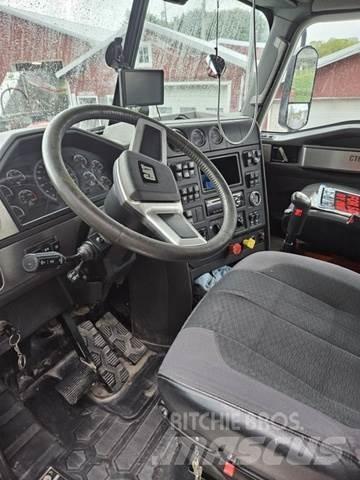 CAT Truck Krovininiai furgonai