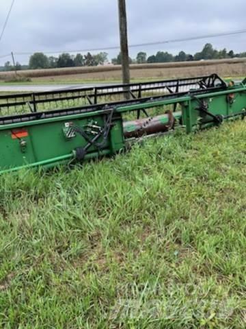 John Deere 925F Statyba - Kita
