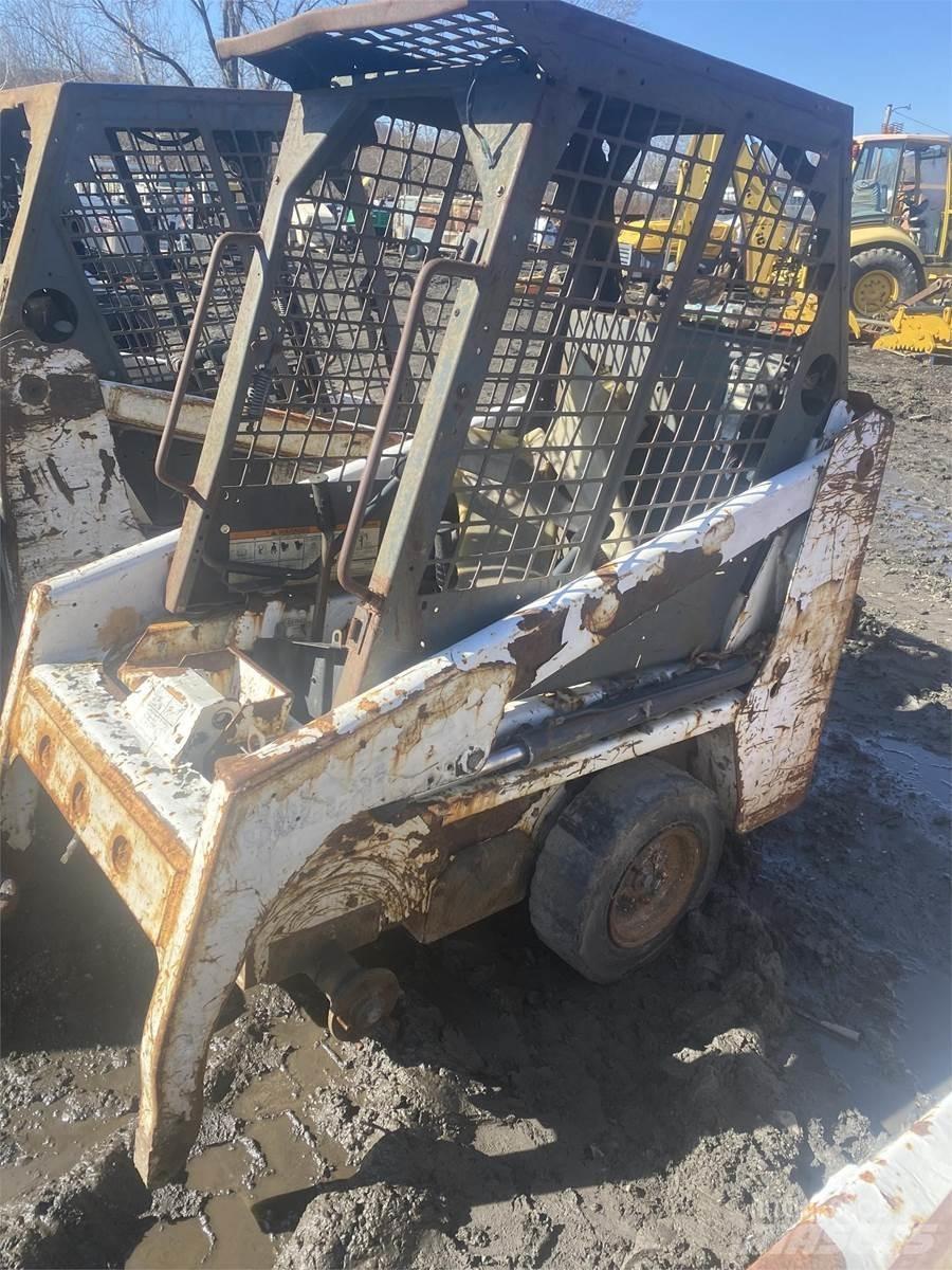 Bobcat 453 Krautuvai su šoniniu pasukimu