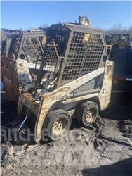 Bobcat 463 Krautuvai su šoniniu pasukimu
