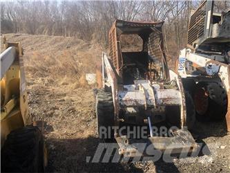 Bobcat 753 Krautuvai su šoniniu pasukimu