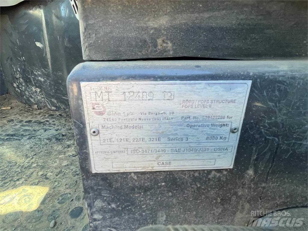 CASE 321E Naudoti ratiniai krautuvai