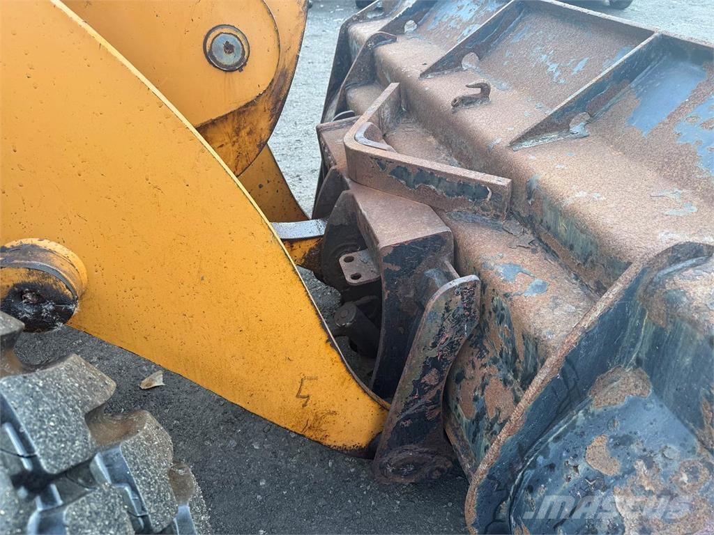 CASE 521D Naudoti ratiniai krautuvai