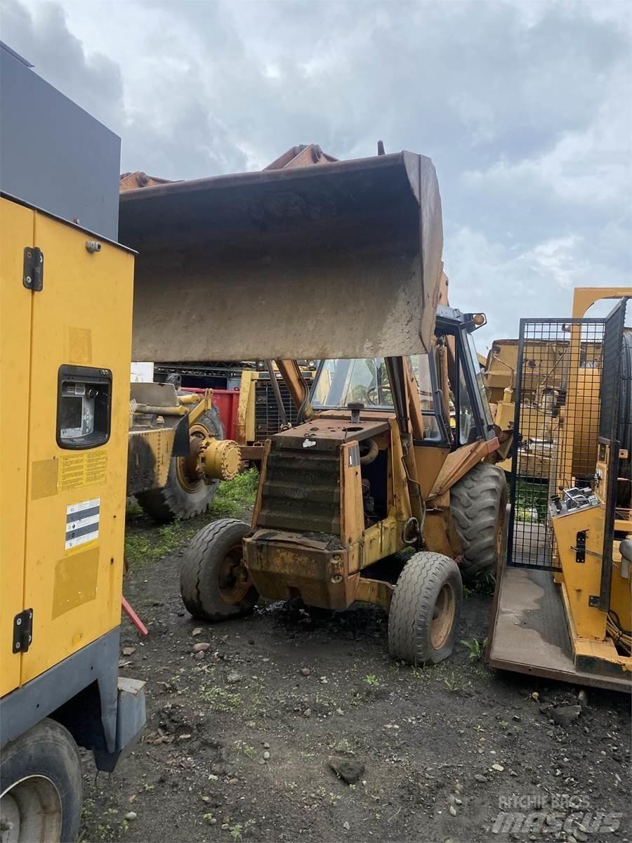 CASE 580D Ekskavatoriniai krautuvai