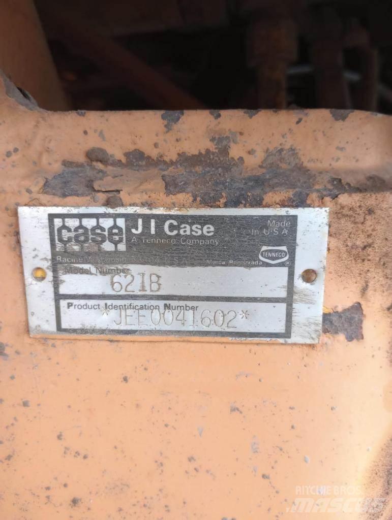 CASE 621B Naudoti ratiniai krautuvai