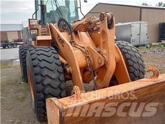 CASE 721C Naudoti ratiniai krautuvai
