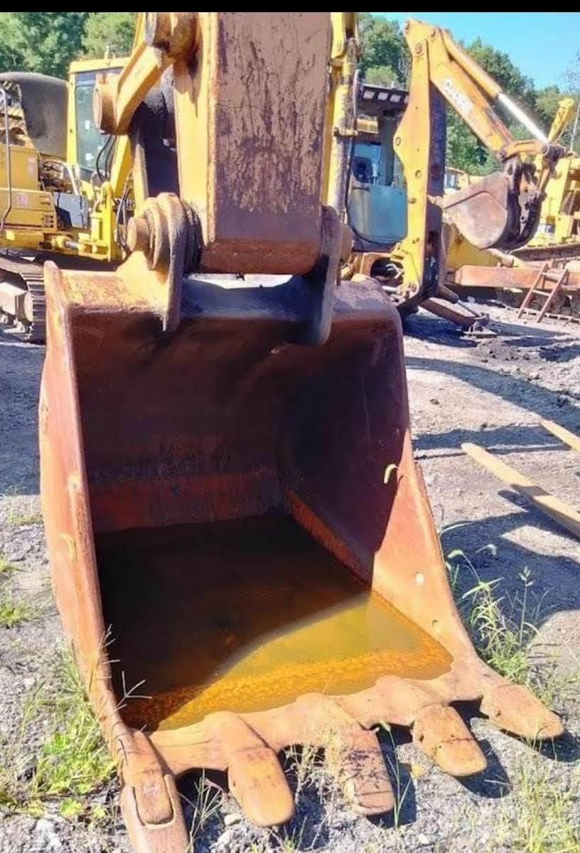CASE 9050B Vikšriniai ekskavatoriai