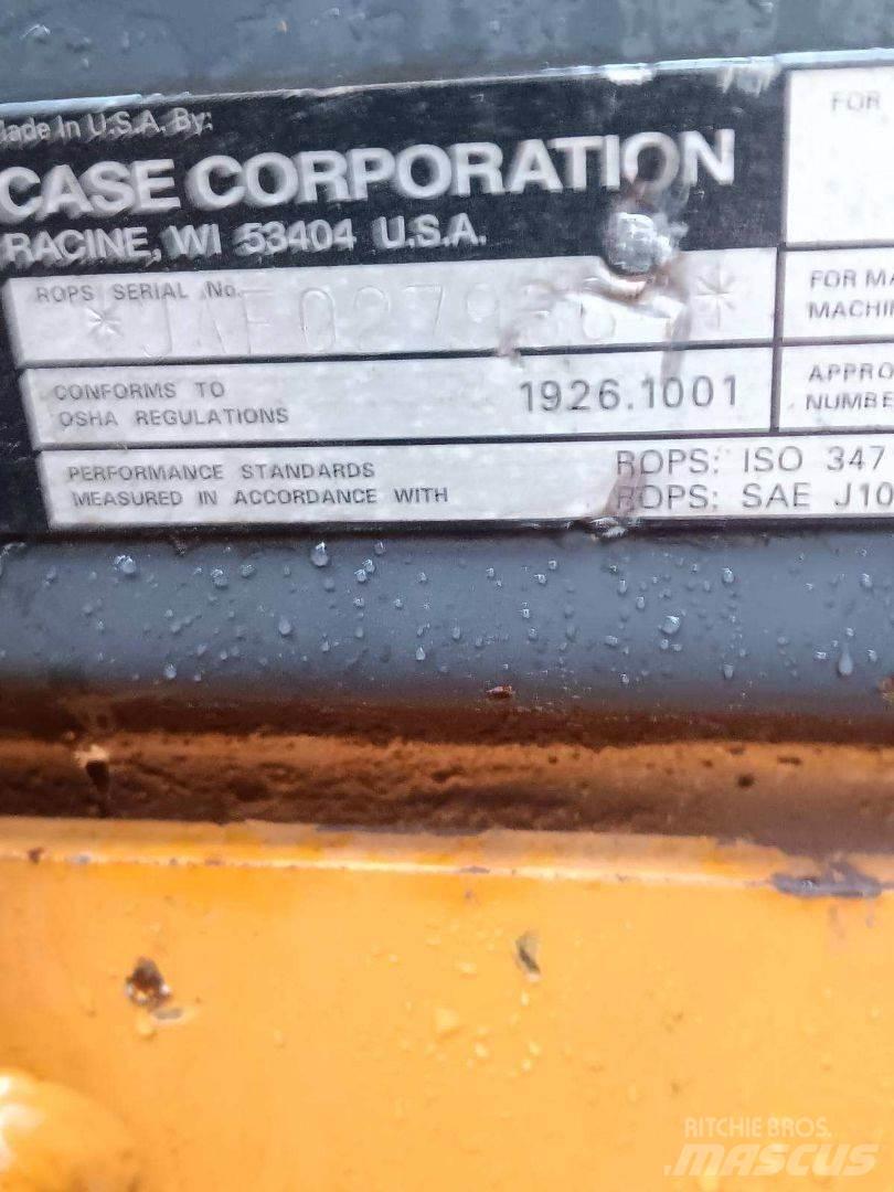 CASE 95XT Krautuvai su šoniniu pasukimu