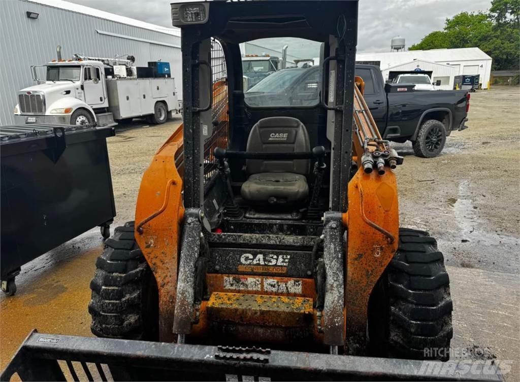 CASE SR250 Krautuvai su šoniniu pasukimu