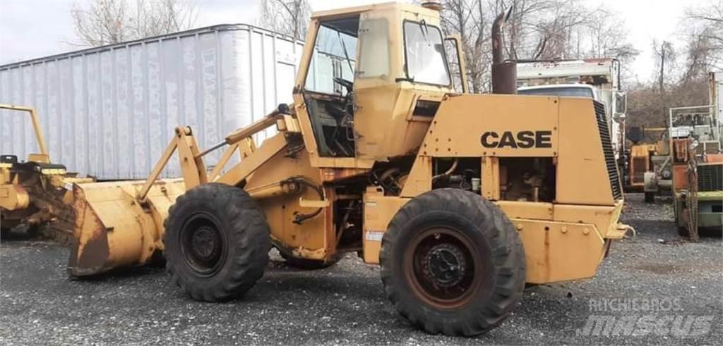 CASE W20C Naudoti ratiniai krautuvai