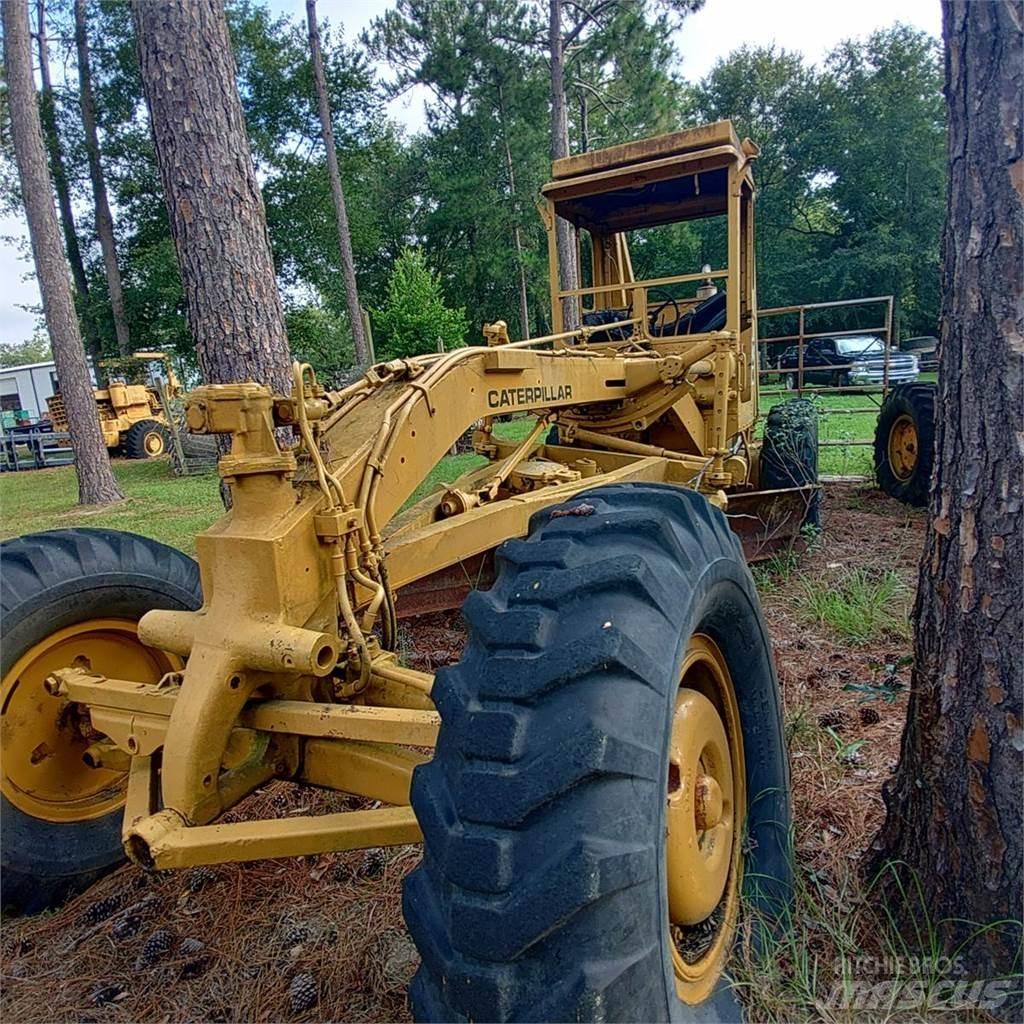 CAT 120 Greideriai