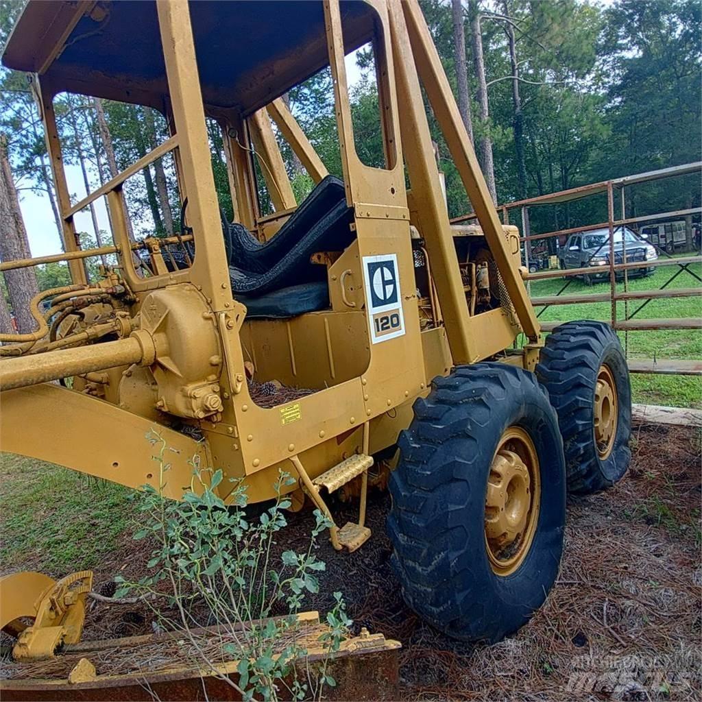 CAT 120 Greideriai