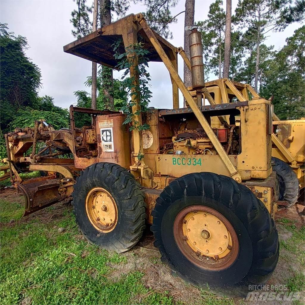 CAT 12E Greideriai