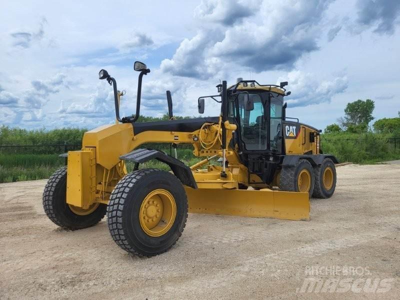CAT 140M Greideriai