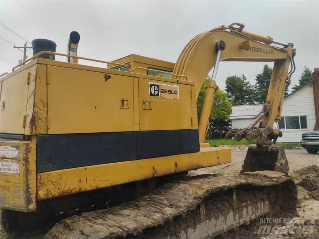 CAT 225 LC Vikšriniai ekskavatoriai