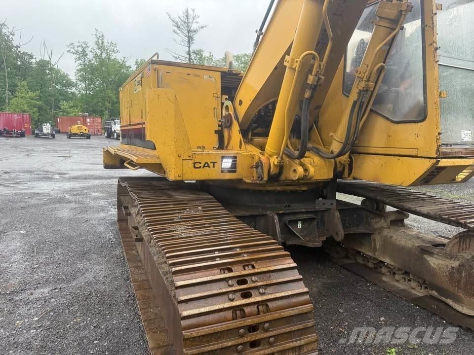 CAT 235B Vikšriniai ekskavatoriai