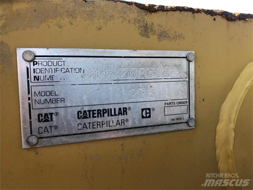 CAT 236 Krautuvai su šoniniu pasukimu