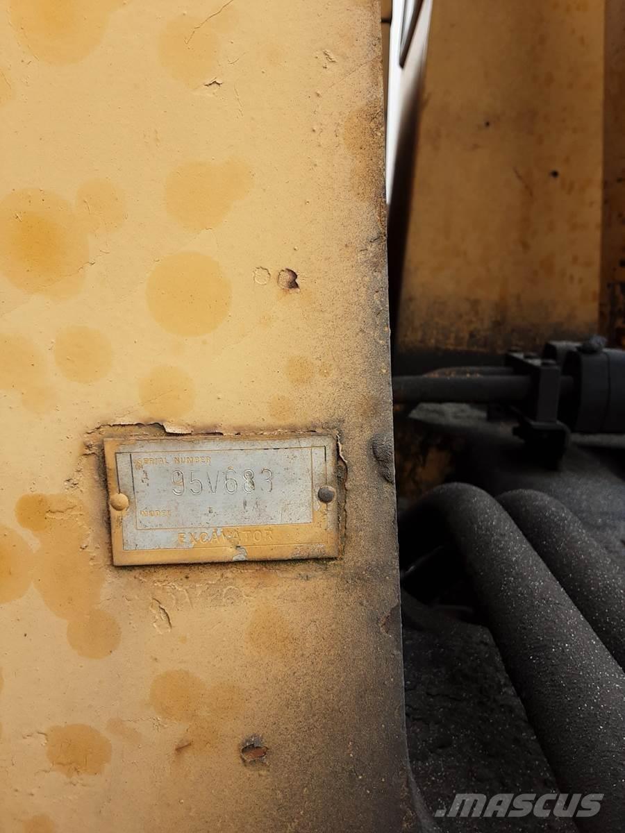 CAT 245 Vikšriniai ekskavatoriai