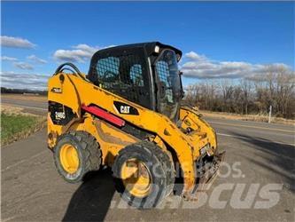 CAT 246C Krautuvai su šoniniu pasukimu