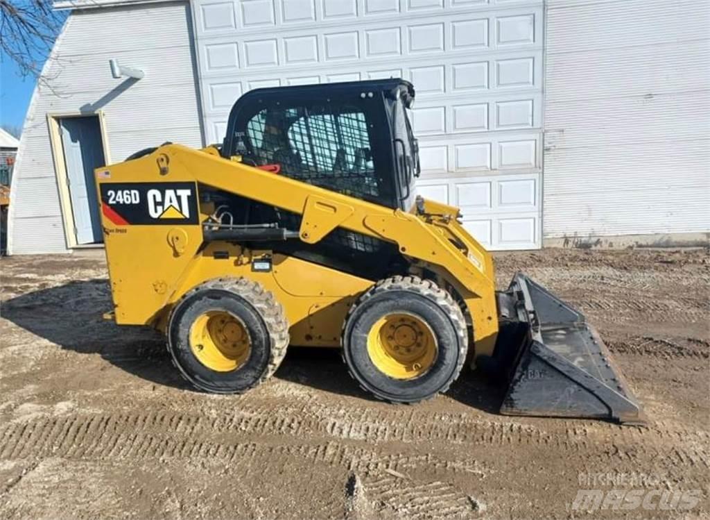 CAT 246D Krautuvai su šoniniu pasukimu