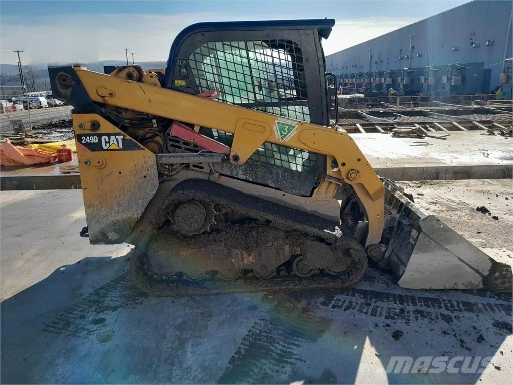 CAT 249D Krautuvai su šoniniu pasukimu