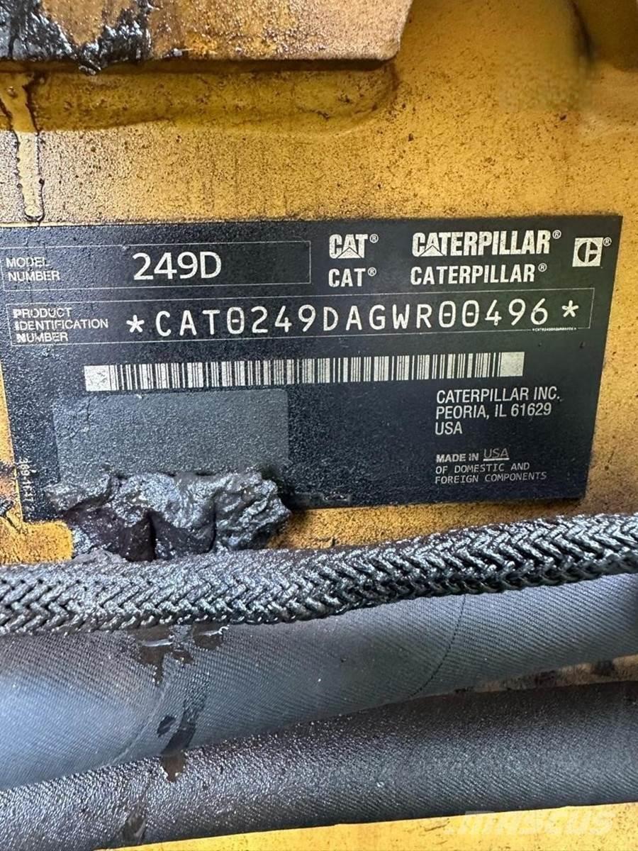 CAT 249D Krautuvai su šoniniu pasukimu