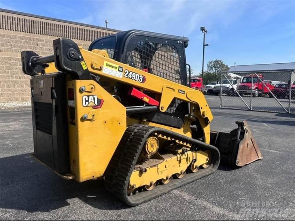 CAT 249D3 Krautuvai su šoniniu pasukimu