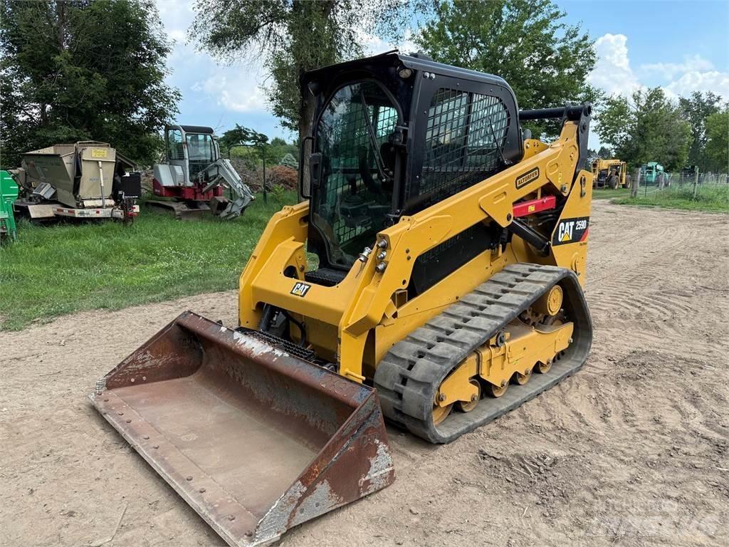 CAT 259D Krautuvai su šoniniu pasukimu