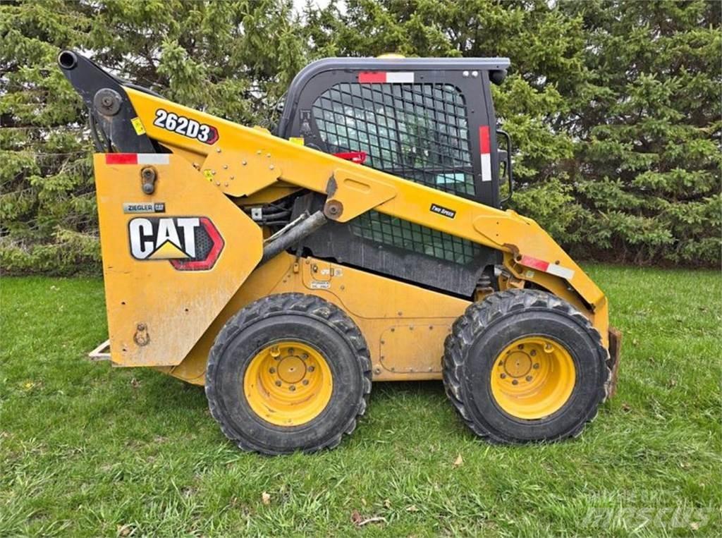 CAT 262D3 Krautuvai su šoniniu pasukimu