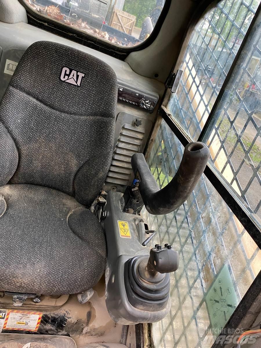 CAT 287D Krautuvai su šoniniu pasukimu
