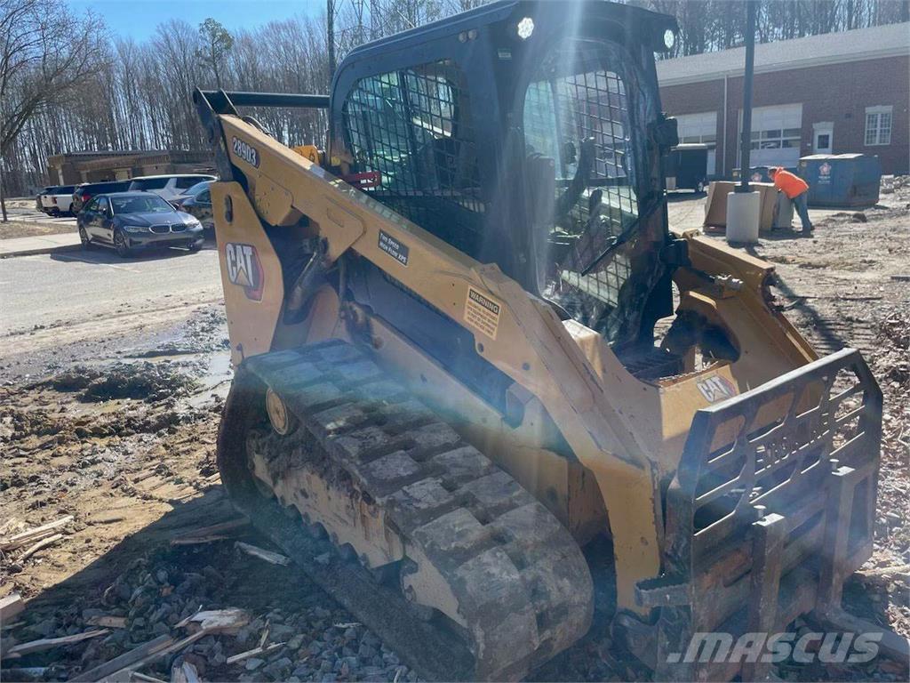 CAT 289D3 Krautuvai su šoniniu pasukimu