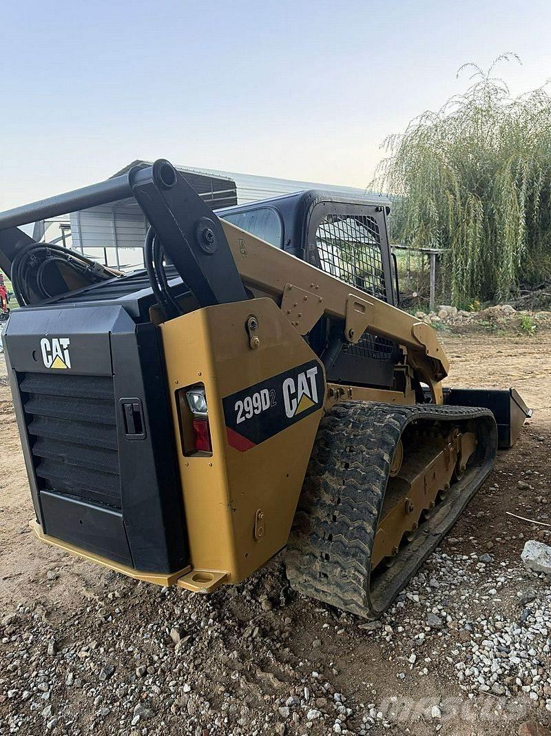CAT 299D Krautuvai su šoniniu pasukimu