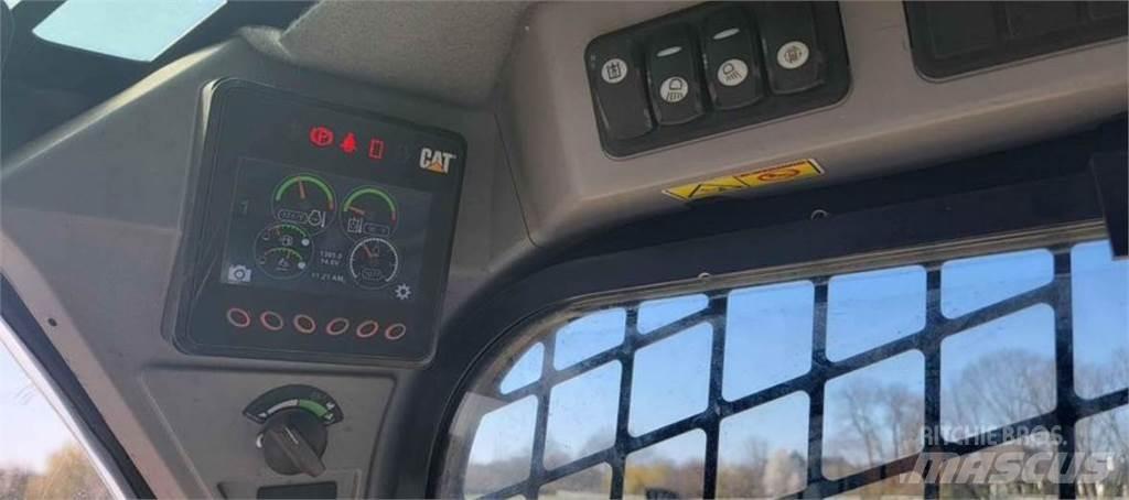 CAT 299D2 Krautuvai su šoniniu pasukimu