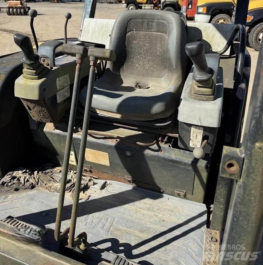 CAT 302.5 Mini ekskavatoriai < 7 t