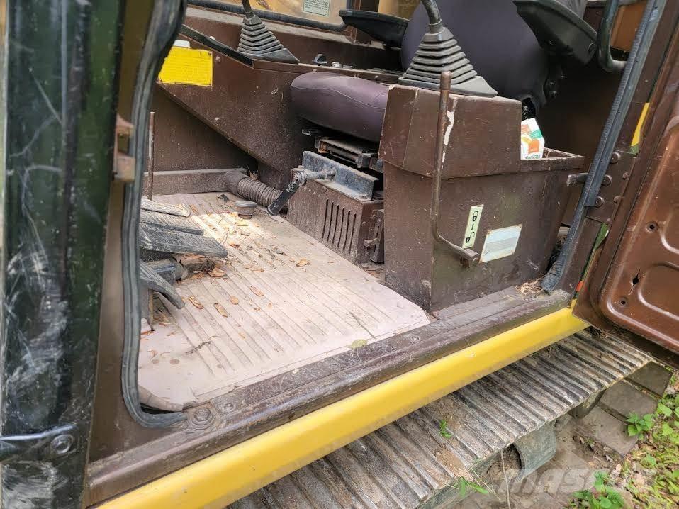 CAT 307 Vikšriniai ekskavatoriai