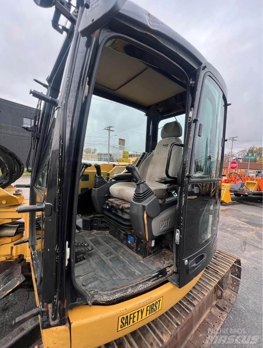 CAT 308D Vikšriniai ekskavatoriai