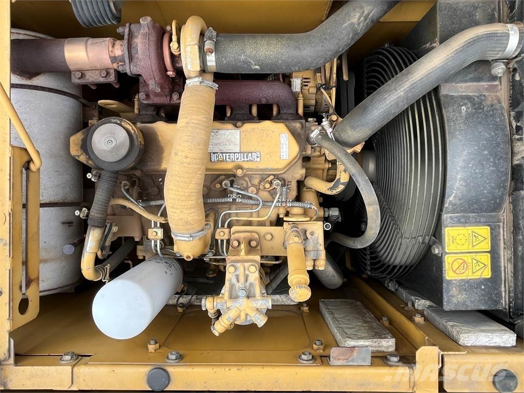 CAT 311C Vikšriniai ekskavatoriai