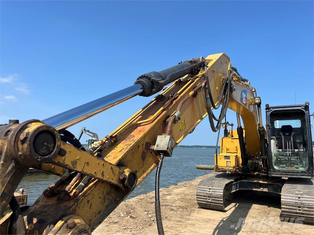 CAT 313FL Vikšriniai ekskavatoriai