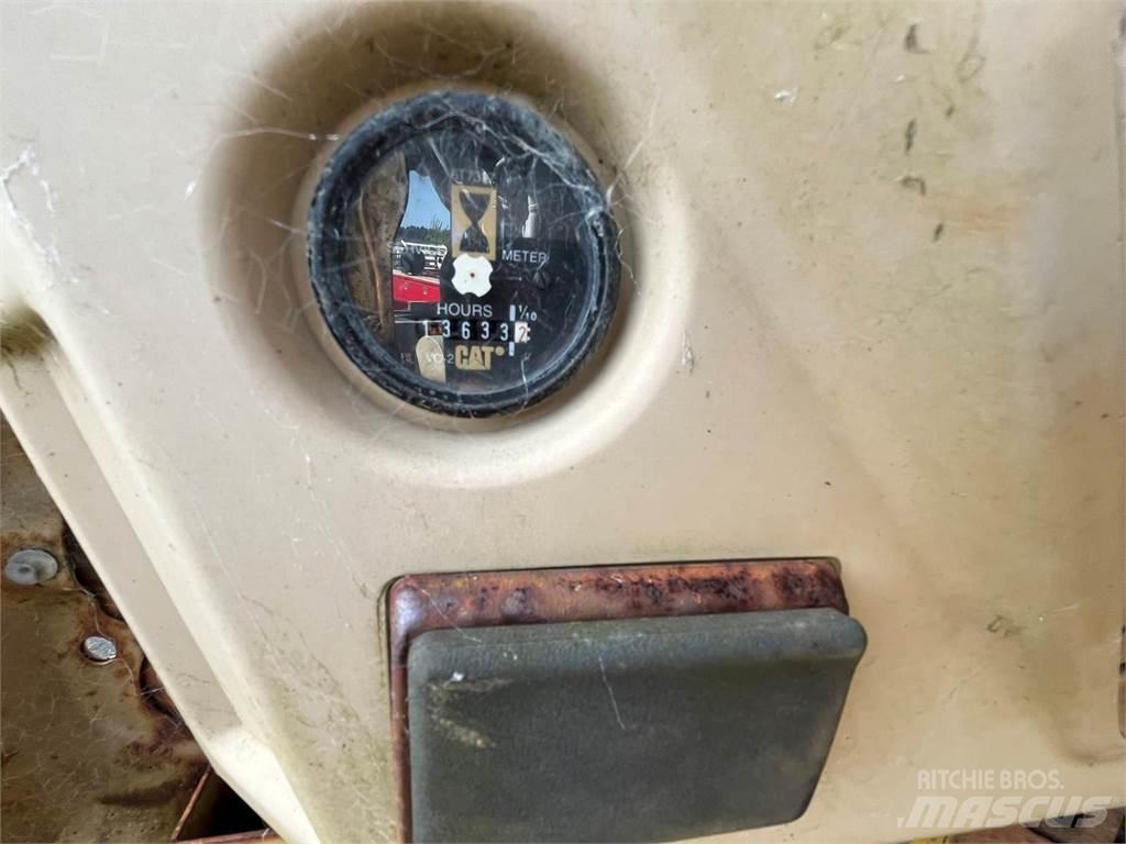 CAT 320 Vikšriniai ekskavatoriai