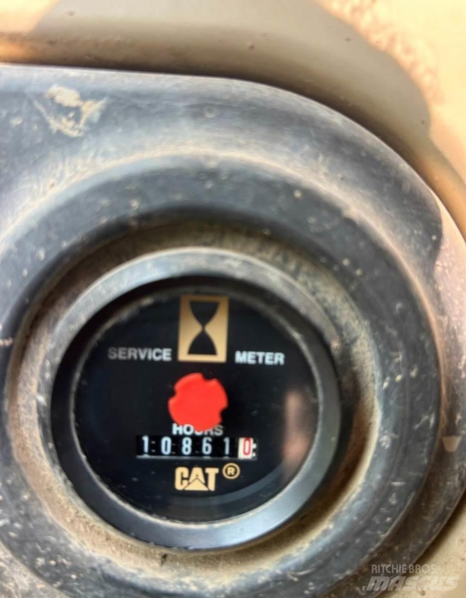 CAT 320C Vikšriniai ekskavatoriai
