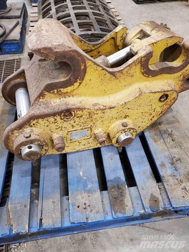 CAT 320DL Greito sujungimo jungtys