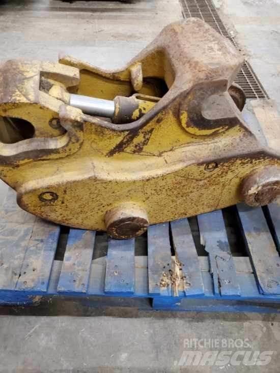 CAT 320DL Greito sujungimo jungtys