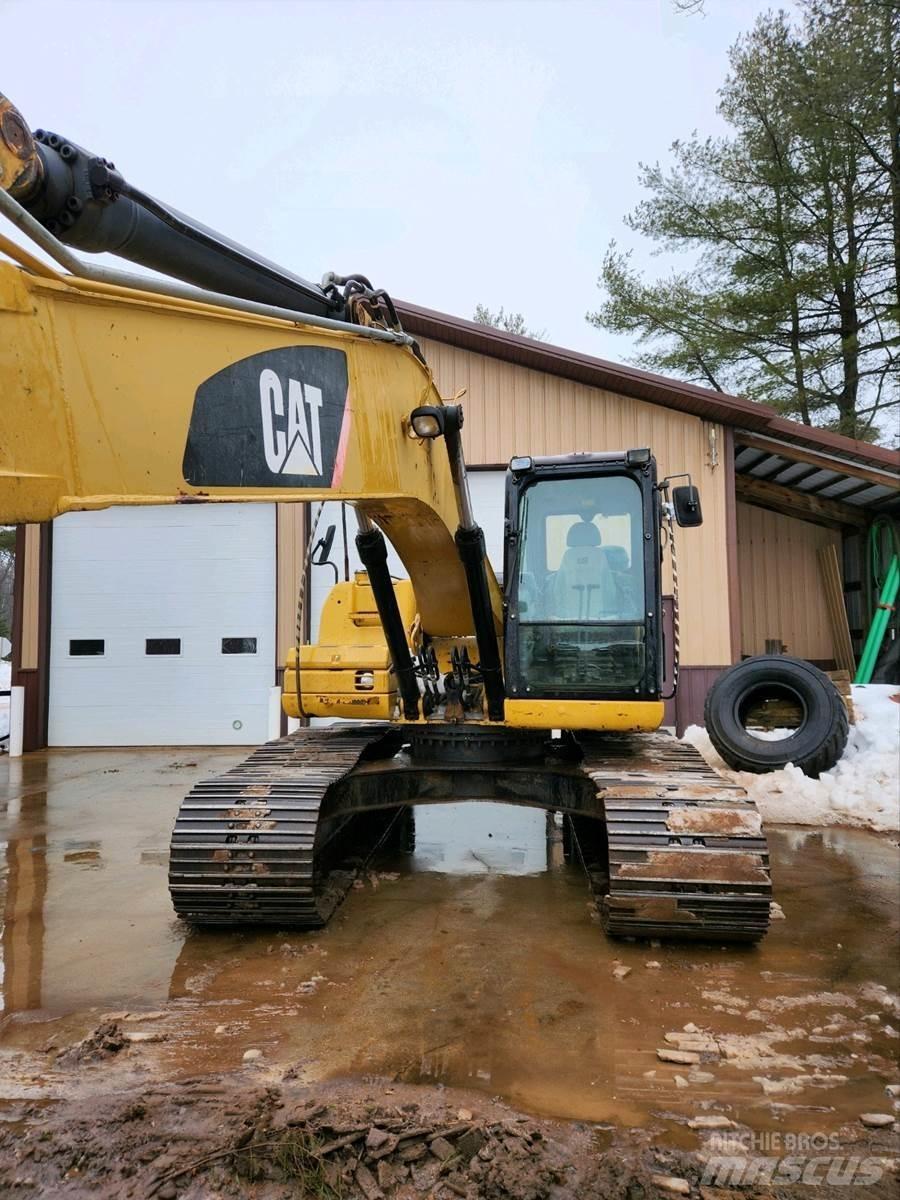 CAT 320DL Vikšriniai ekskavatoriai