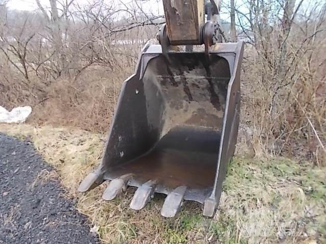 CAT 322L Vikšriniai ekskavatoriai