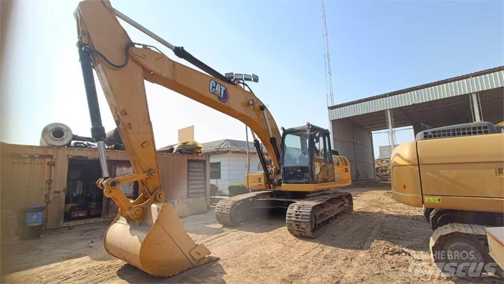 CAT 323D3 Vikšriniai ekskavatoriai
