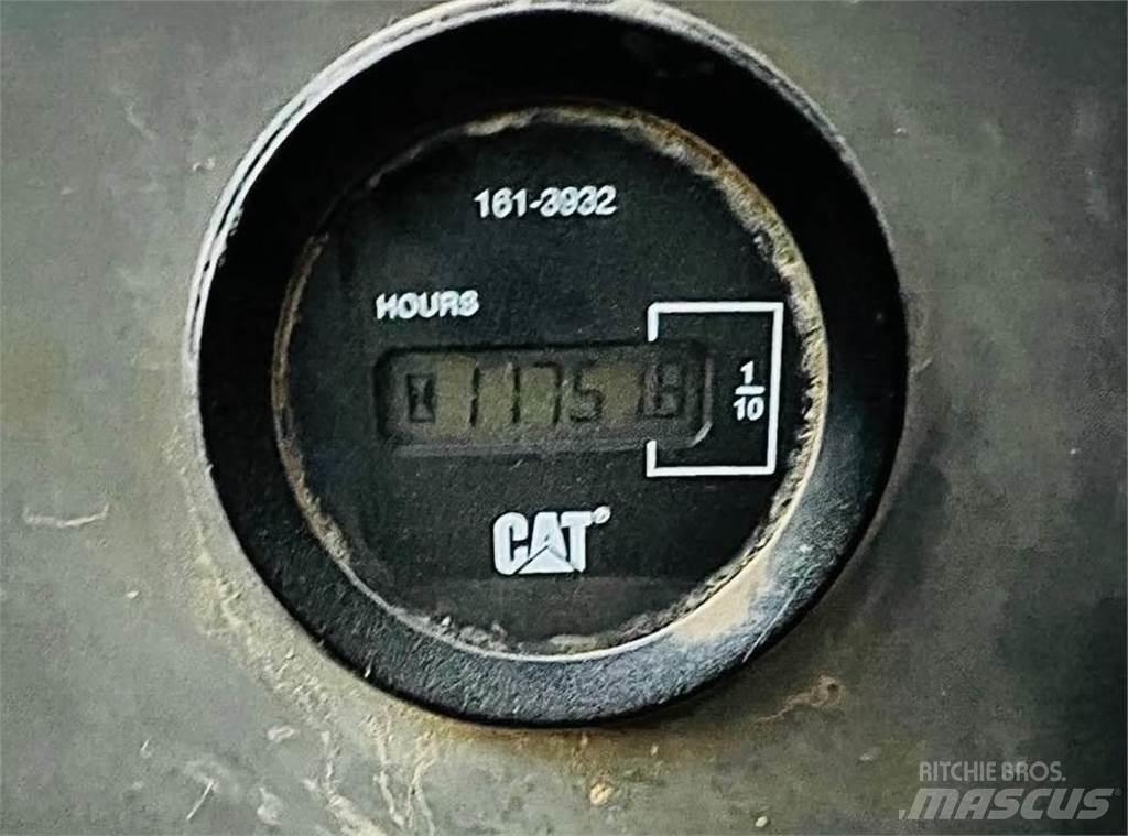 CAT 324DL Vikšriniai ekskavatoriai
