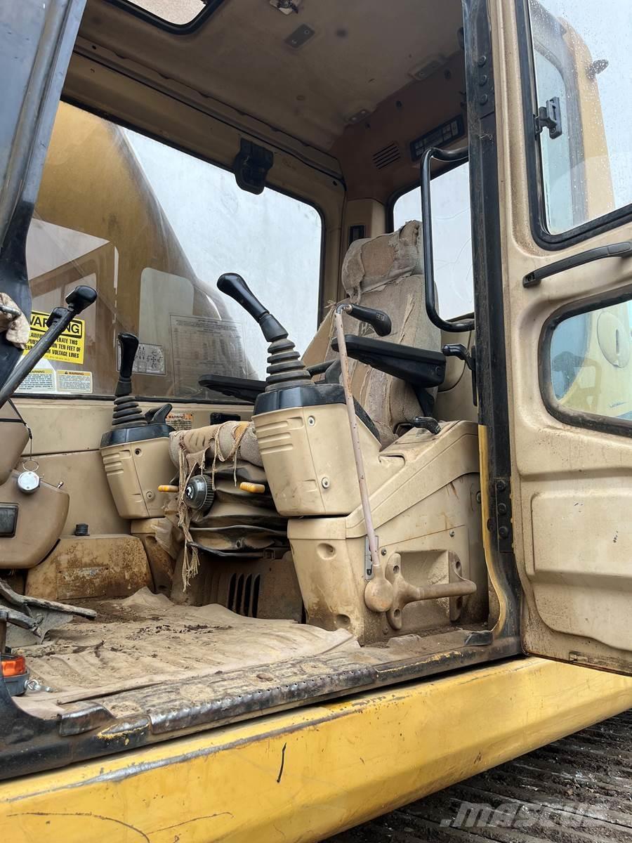 CAT 325 Vikšriniai ekskavatoriai