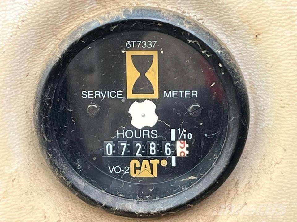 CAT 325BL Vikšriniai ekskavatoriai