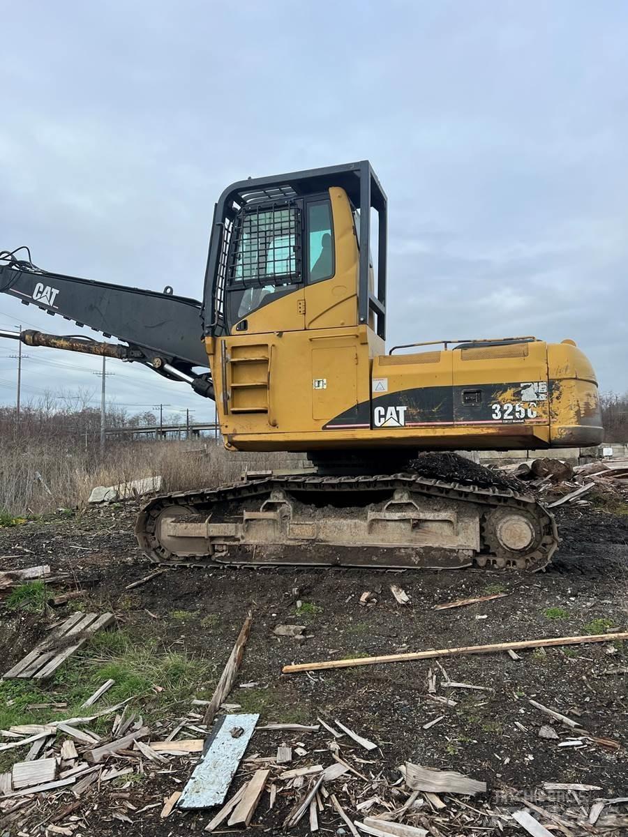 CAT 325C Strėliniai krautuvai