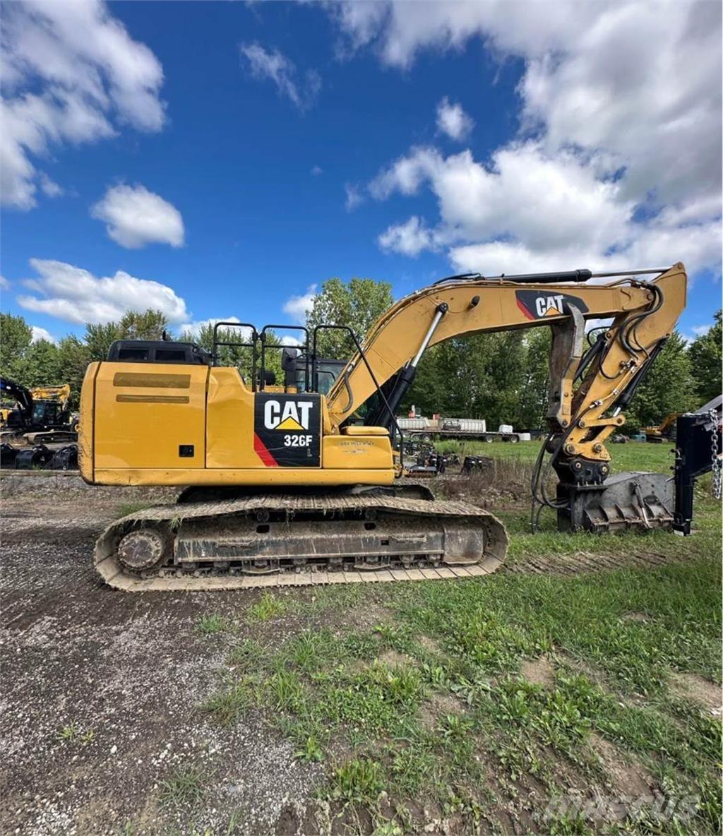 CAT 326FL Vikšriniai ekskavatoriai